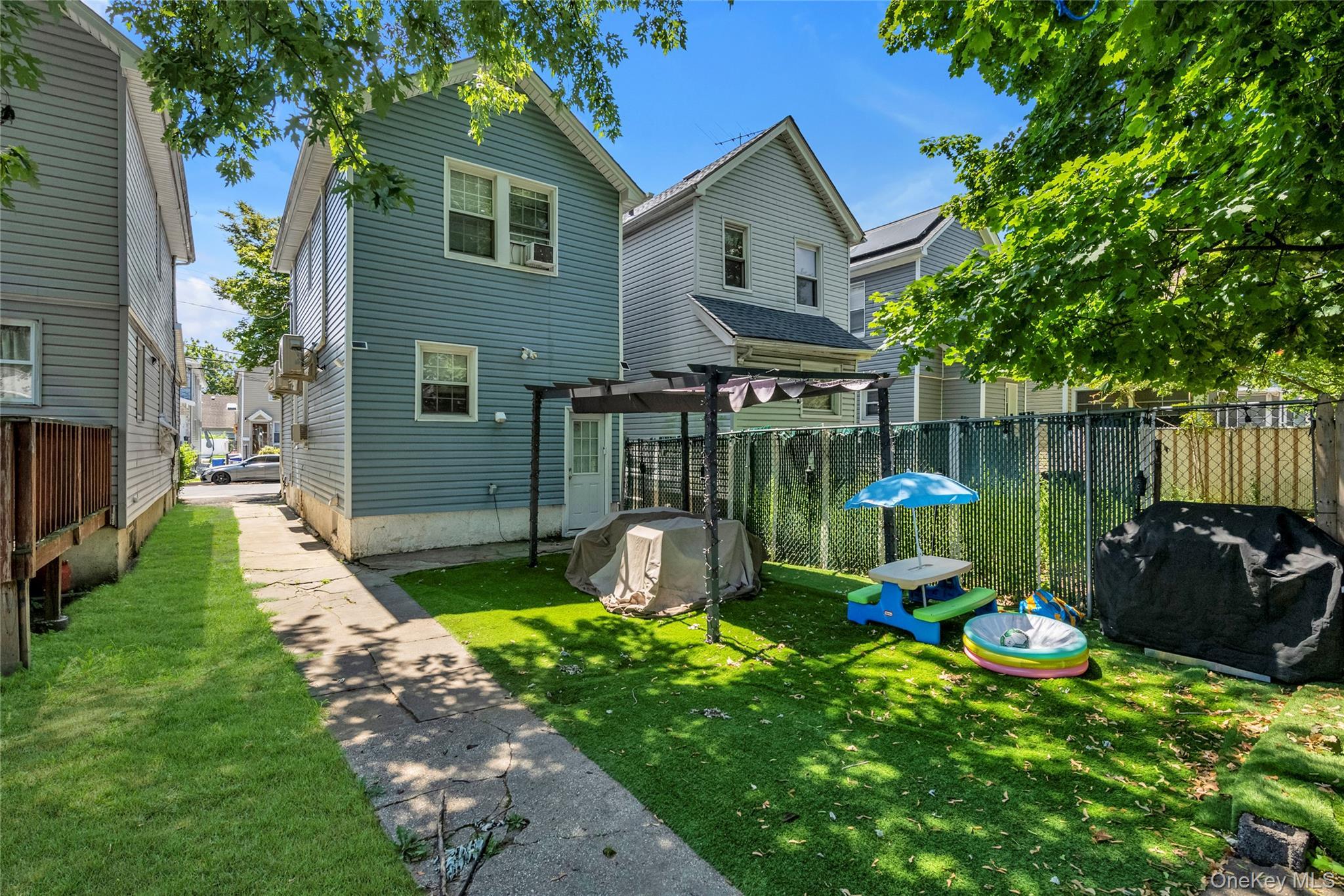 Single Family Glassboro Queens, NY 11435, MLS-993505-14