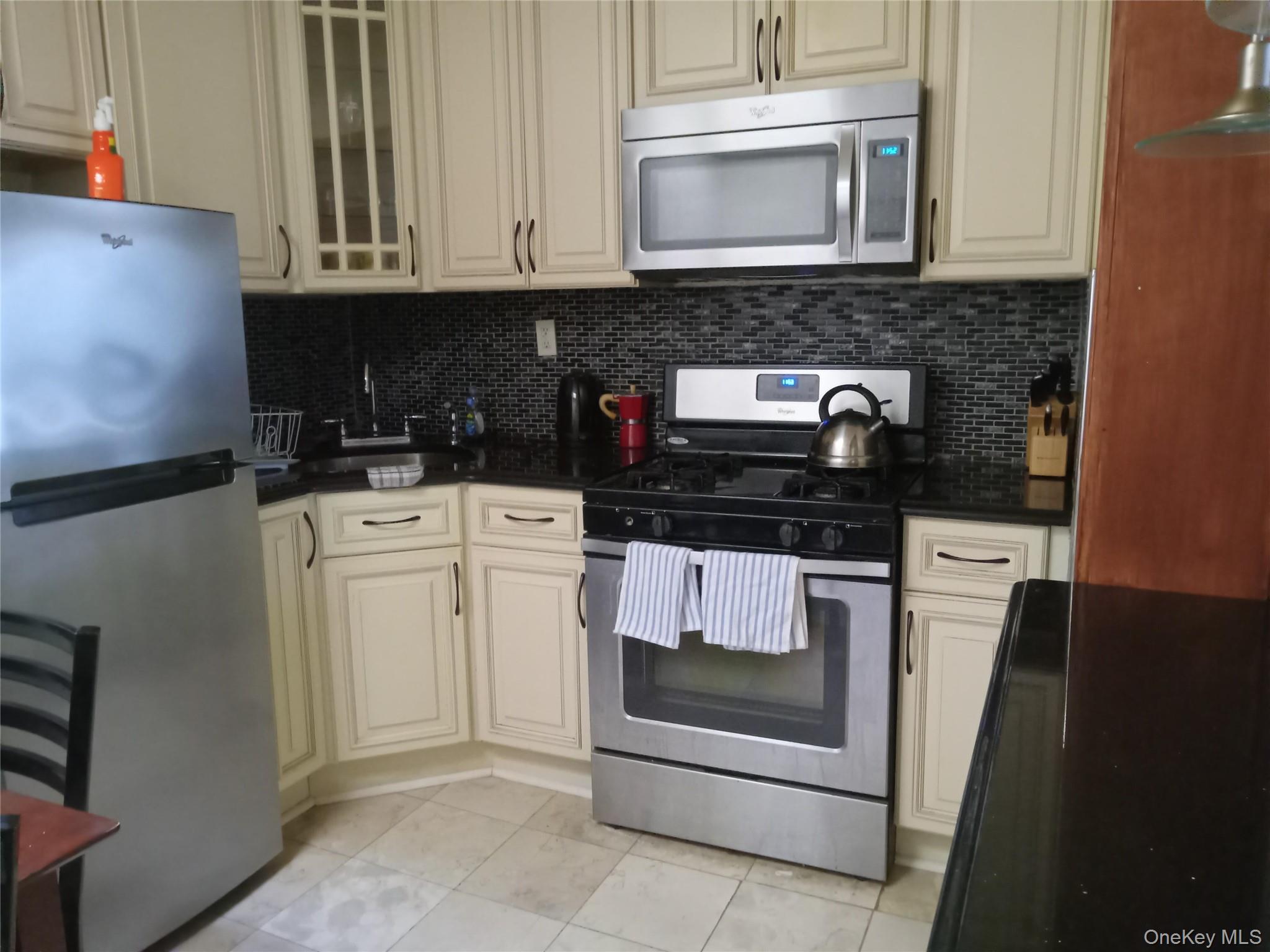 Single Family Hancock Brooklyn, NY 11216, MLS-993506-2