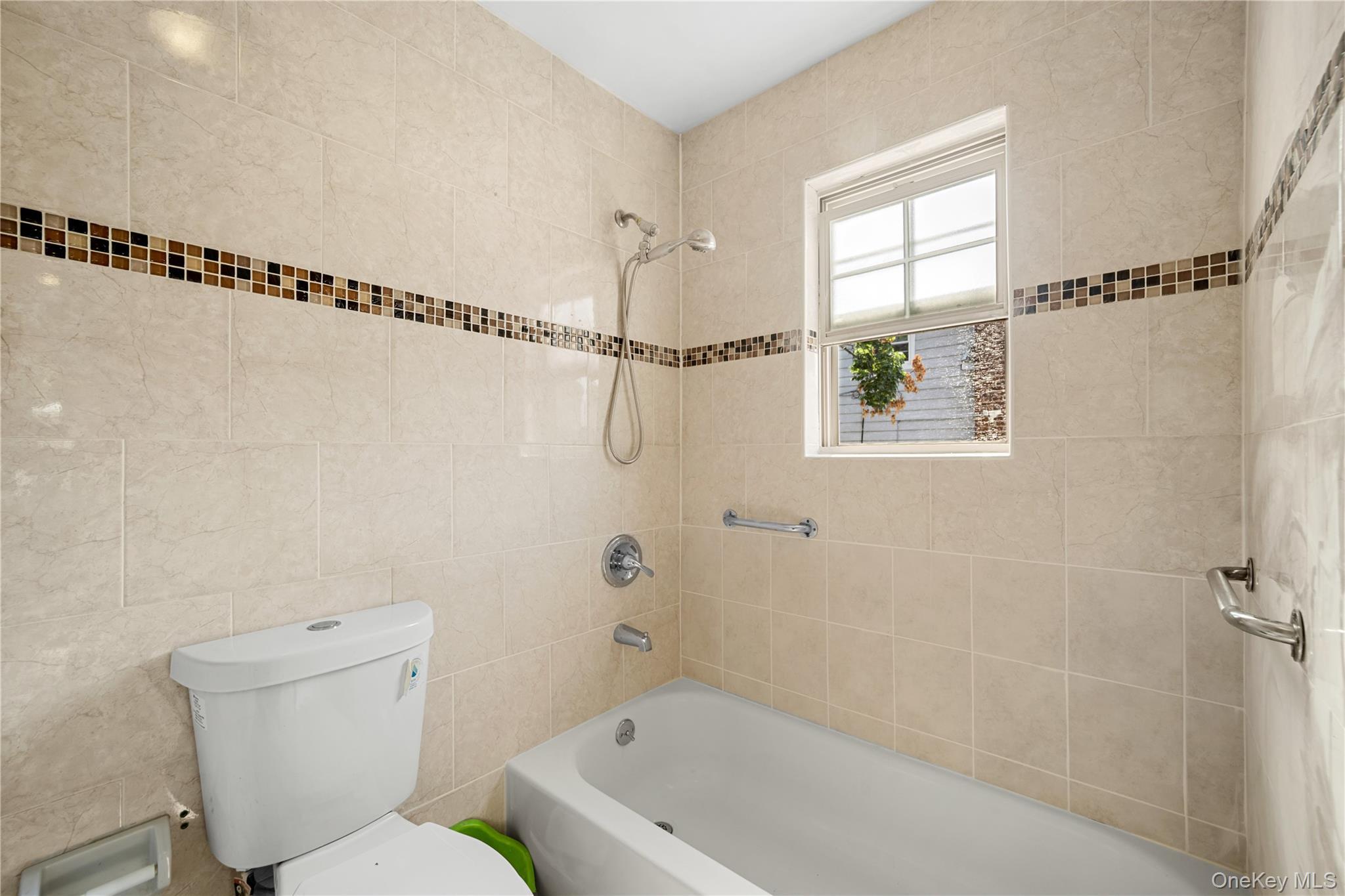 Single Family 146th Avenue Queens, NY 11413, MLS-993524-12