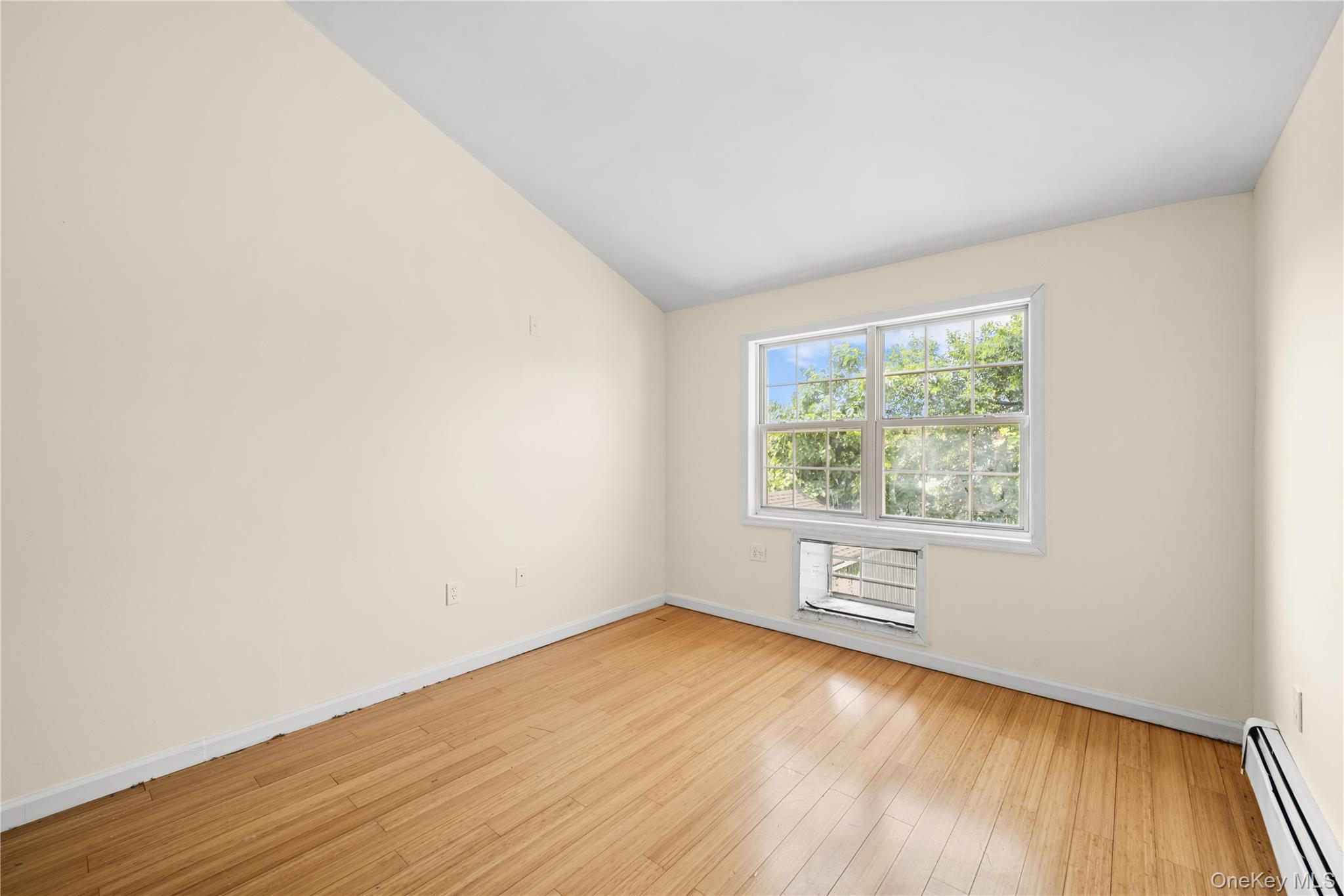 Single Family 146th Avenue Queens, NY 11413, MLS-993524-19