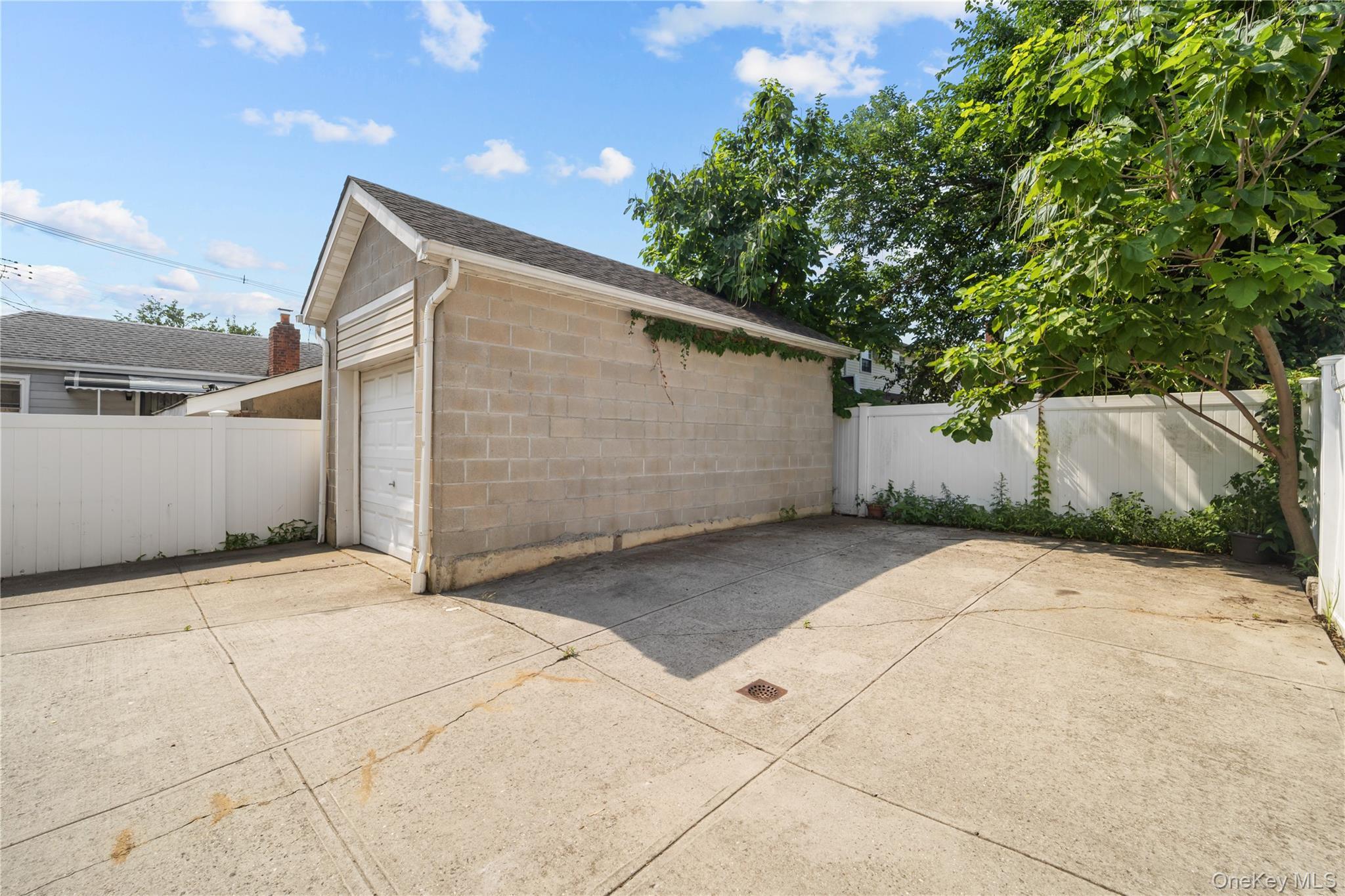 Single Family 146th Avenue Queens, NY 11413, MLS-993524-23