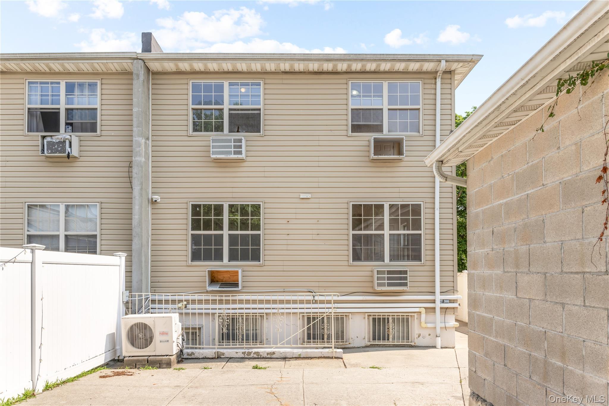 Single Family 146th Avenue Queens, NY 11413, MLS-993524-24