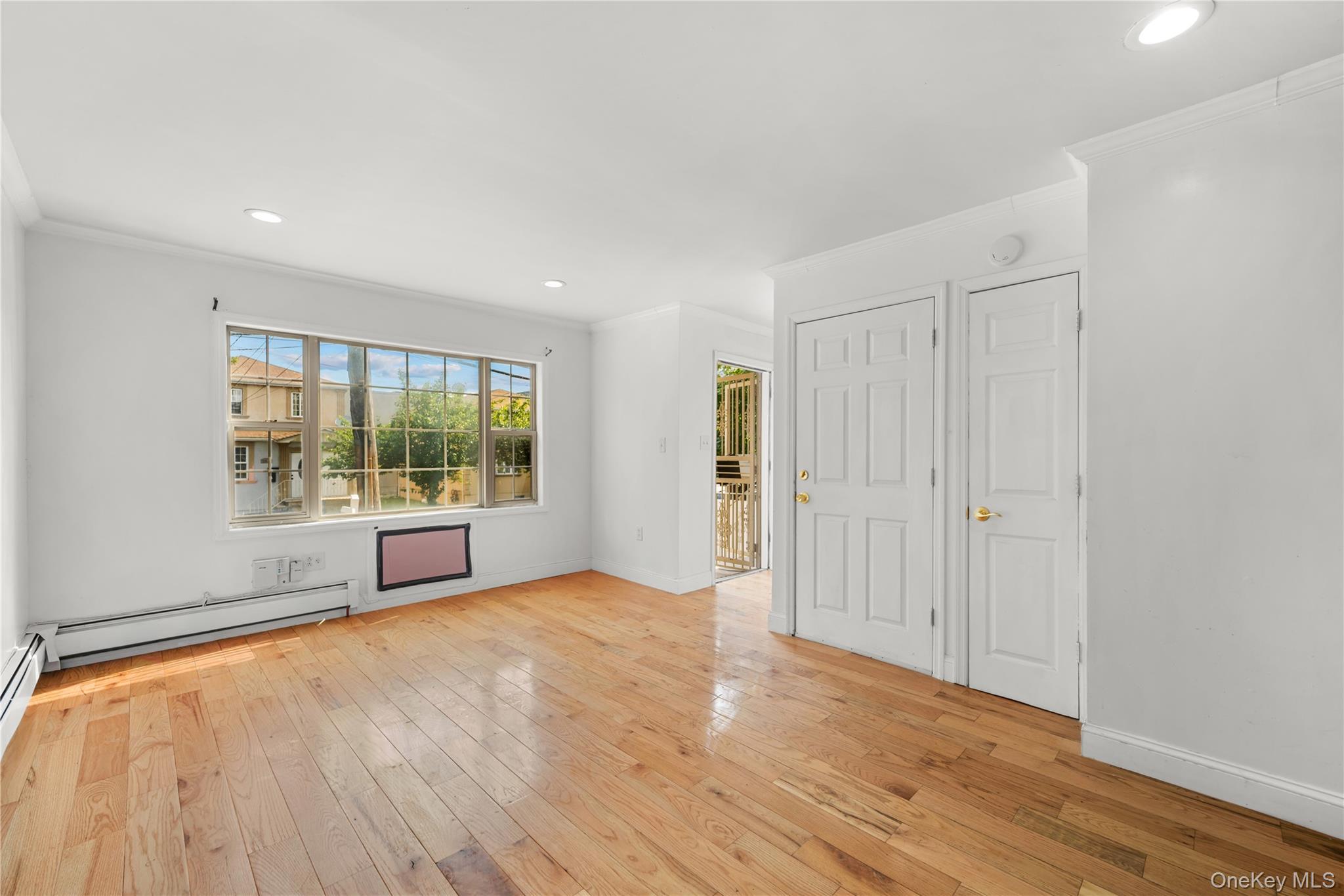 Single Family 146th Avenue Queens, NY 11413, MLS-993524-4