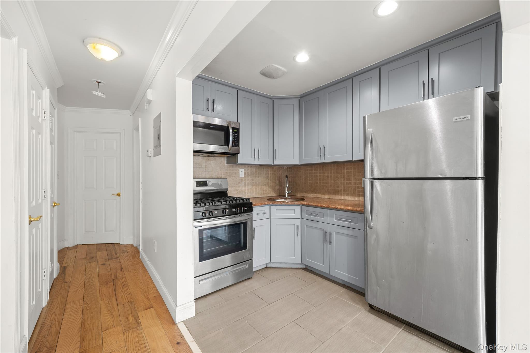 Single Family 146th Avenue Queens, NY 11413, MLS-993524-6