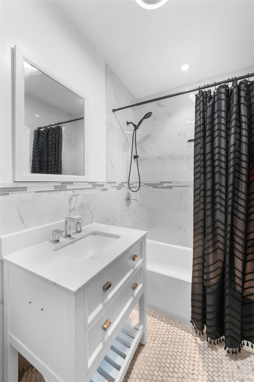 Single Family 93rd  Brooklyn, NY 11212, MLS-993544-7