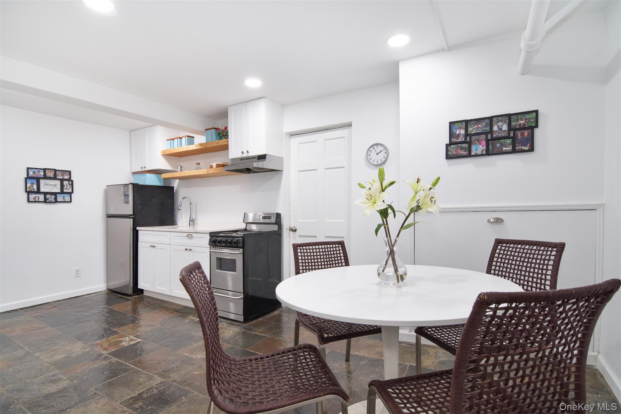 Single Family Kneeland Avenue Westchester County, NY 10705, MLS-993557-34