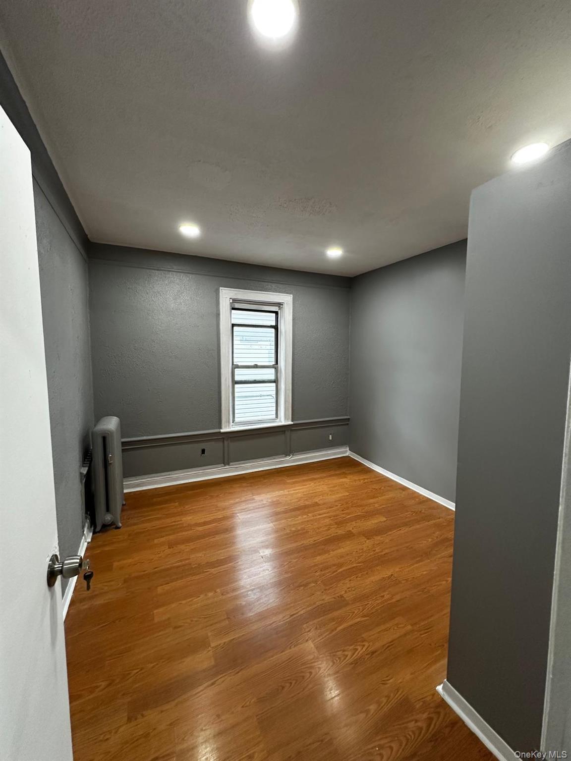 Single Family Holland  Bronx, NY 10467, MLS-993580-18