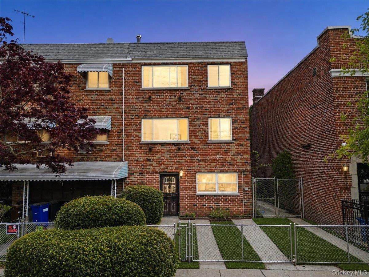 Single Family 222nd  Bronx, NY 10469, MLS-993625-16