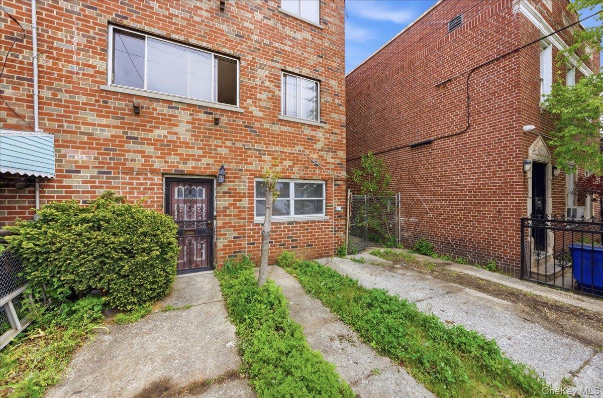 Single Family 222nd  Bronx, NY 10469, MLS-993625-2