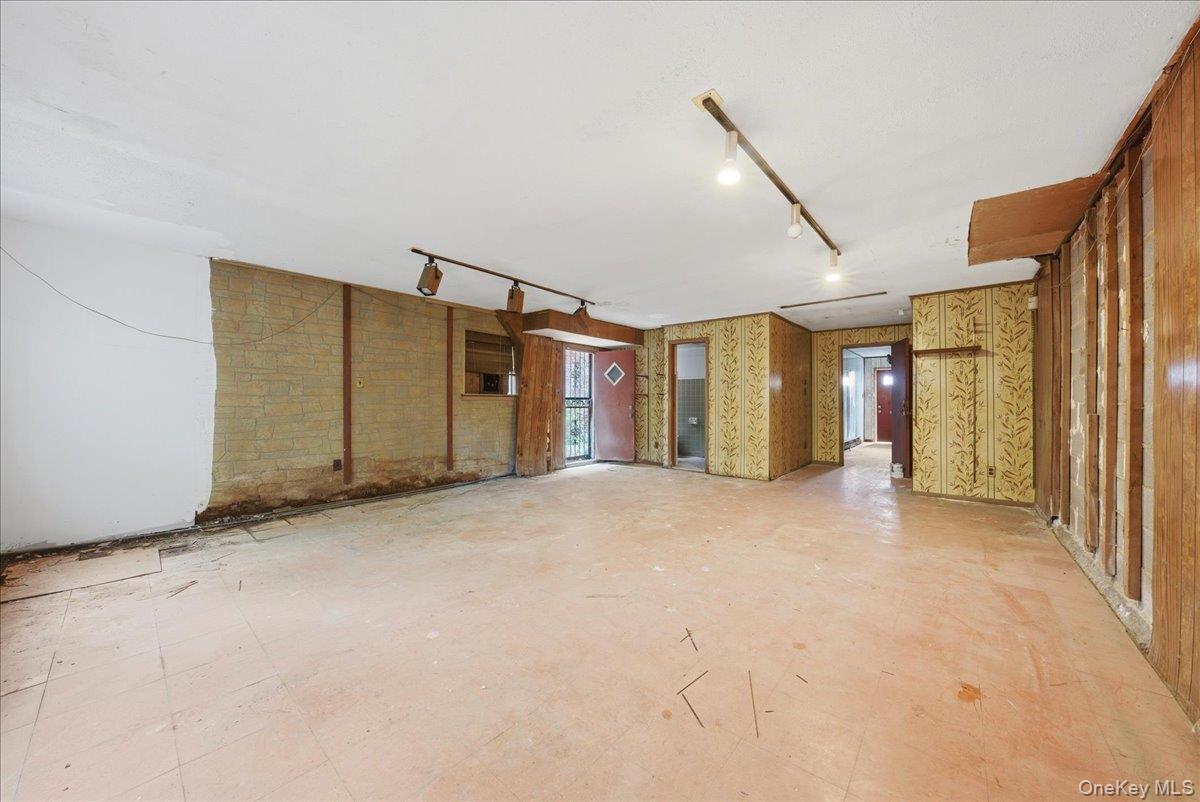 Single Family 222nd  Bronx, NY 10469, MLS-993625-3