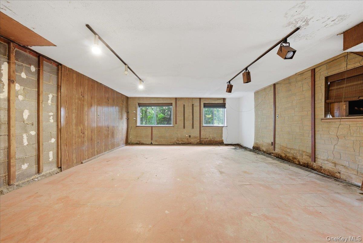 Single Family 222nd  Bronx, NY 10469, MLS-993625-4