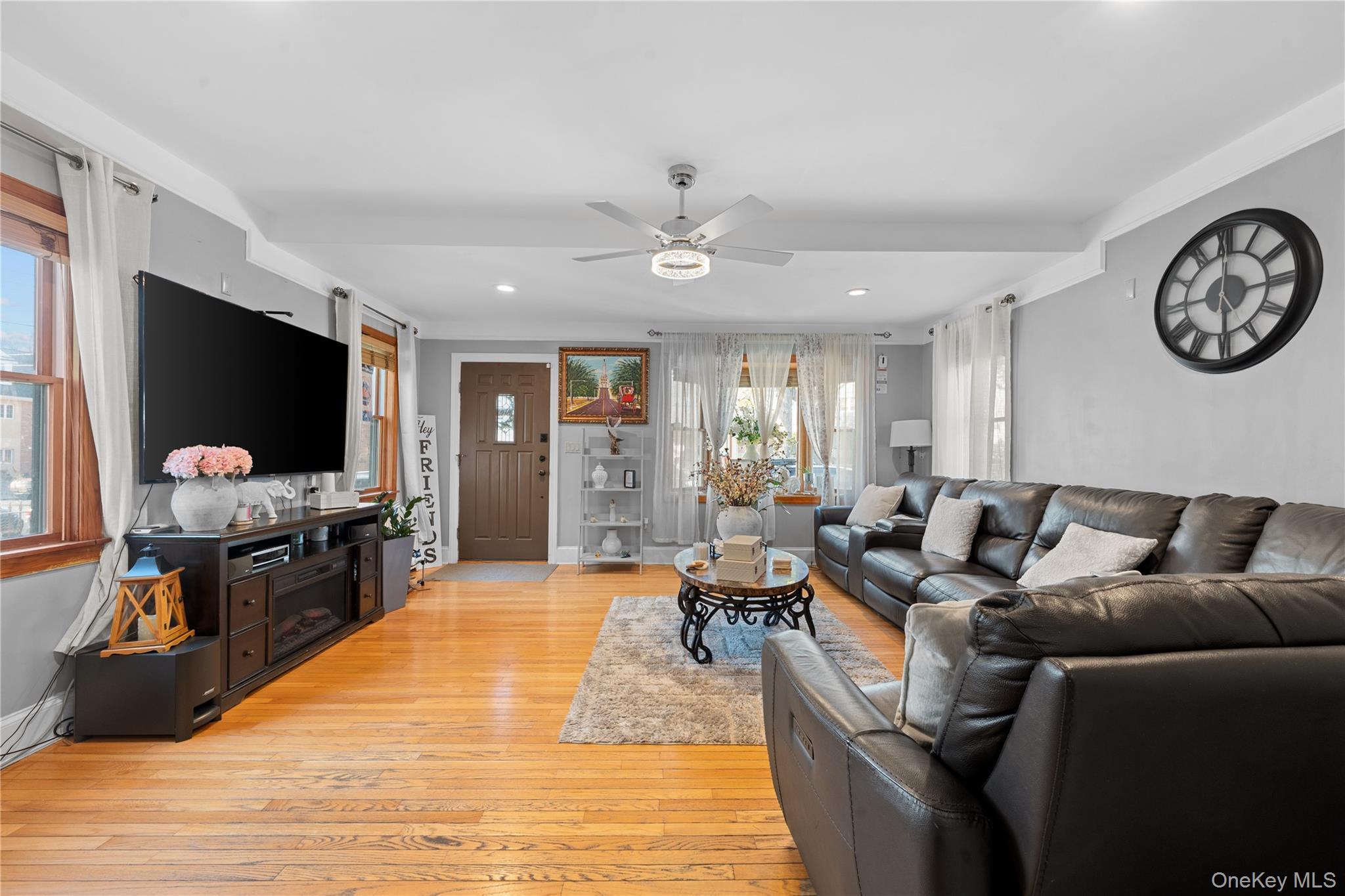 Single Family Baisley  Bronx, NY 10465, MLS-993627-20