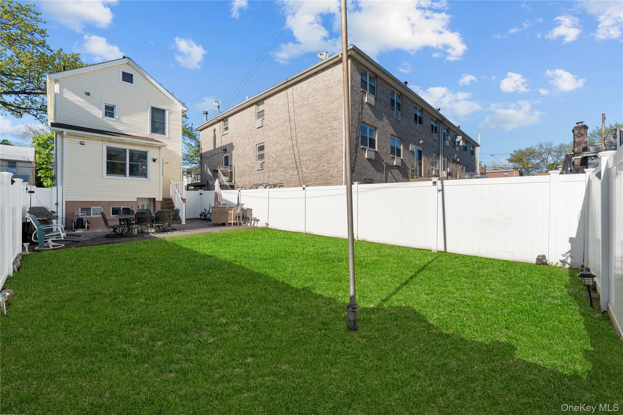 Single Family Baisley  Bronx, NY 10465, MLS-993627-22