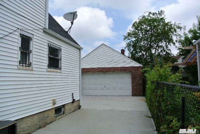 Single Family 196th  Queens, NY 11413, MLS-993660-10