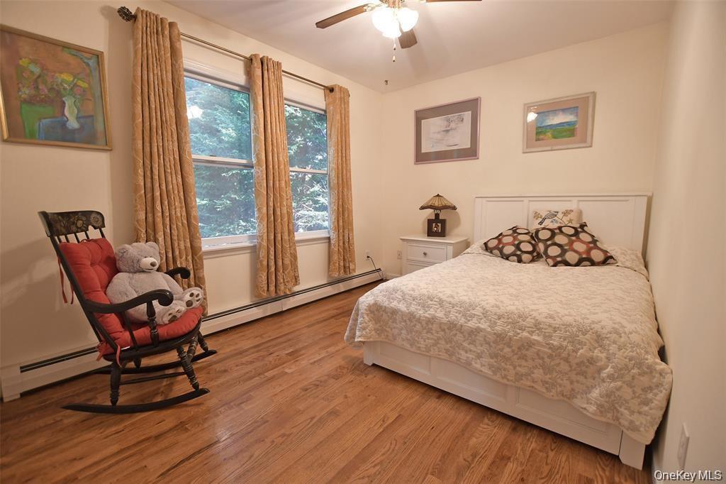 Single Family Glen  Suffolk County, NY 11933, MLS-993678-21