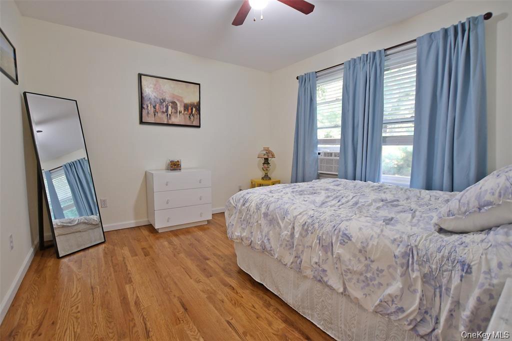 Single Family Glen  Suffolk County, NY 11933, MLS-993678-23