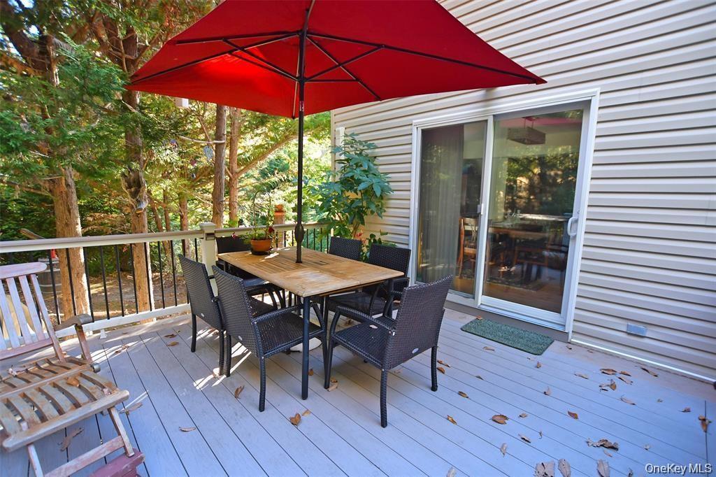 Single Family Glen  Suffolk County, NY 11933, MLS-993678-33