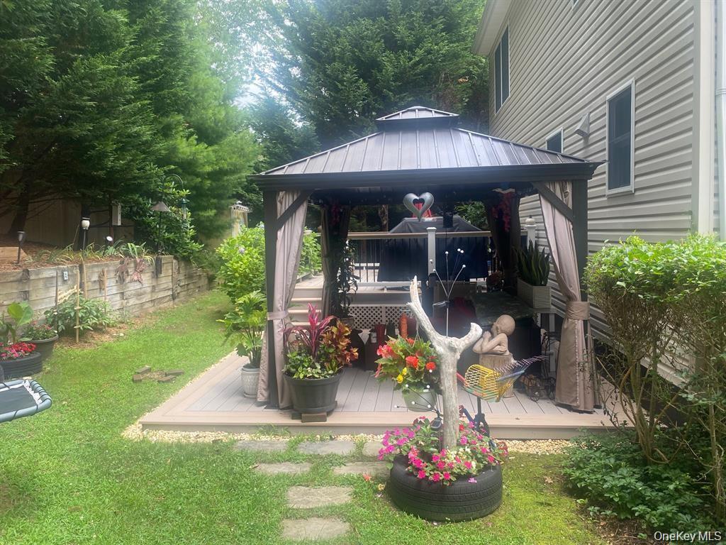 Single Family Glen  Suffolk County, NY 11933, MLS-993678-36