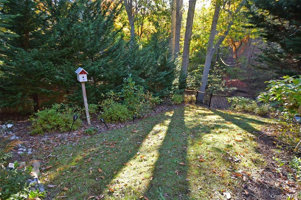 Single Family Glen  Suffolk County, NY 11933, MLS-993678-39