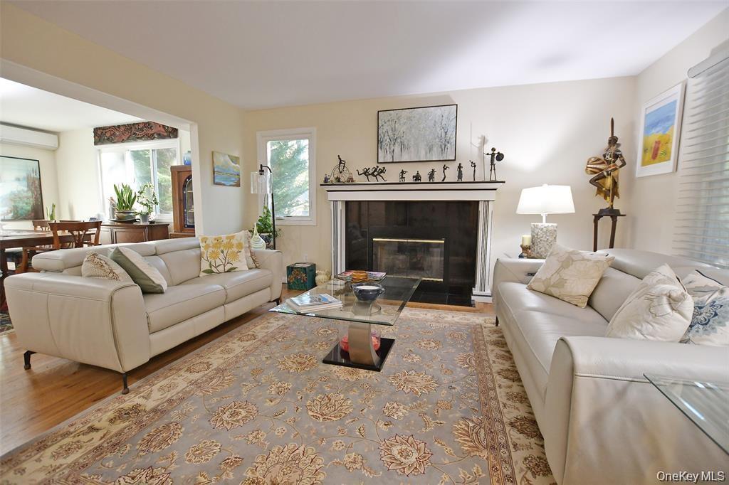 Single Family Glen  Suffolk County, NY 11933, MLS-993678-4
