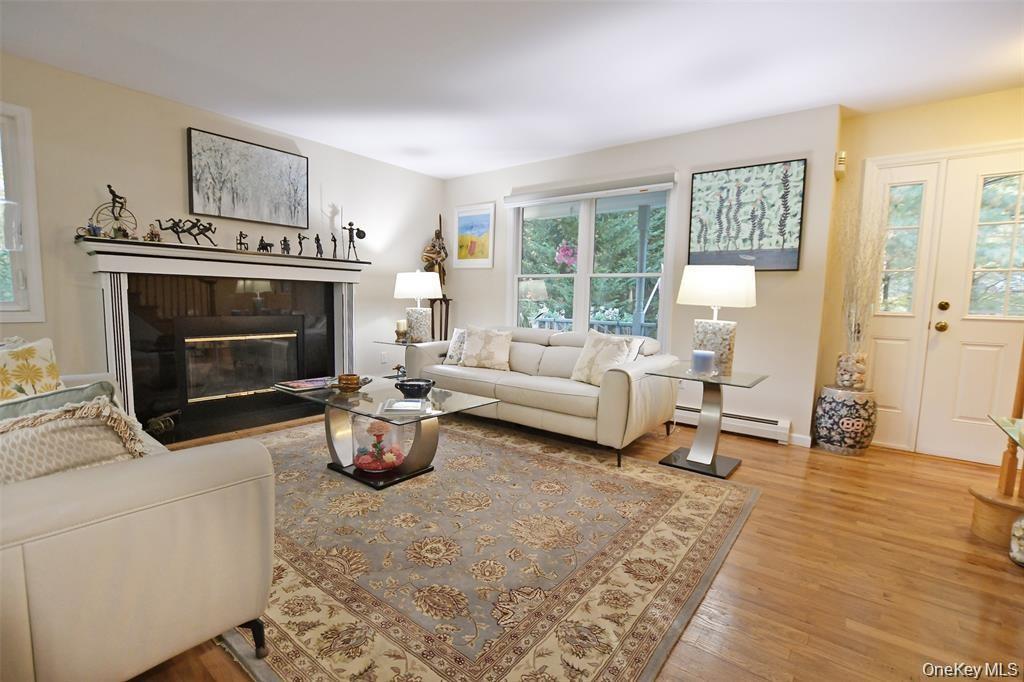 Single Family Glen  Suffolk County, NY 11933, MLS-993678-6