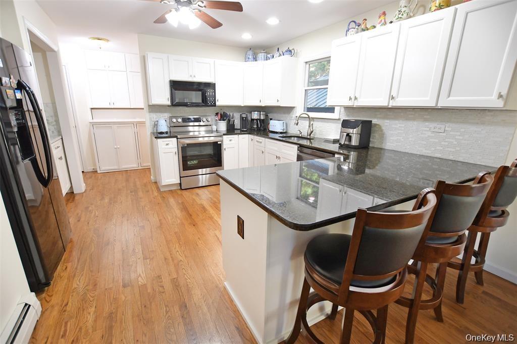 Single Family Glen  Suffolk County, NY 11933, MLS-993678-9