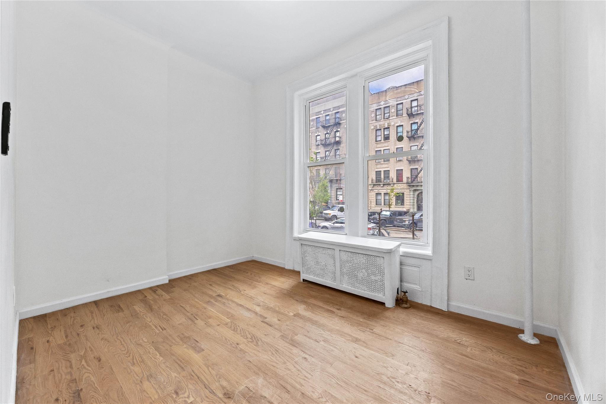 Single Family 175th  Manhattan, NY 10033, MLS-993798-8