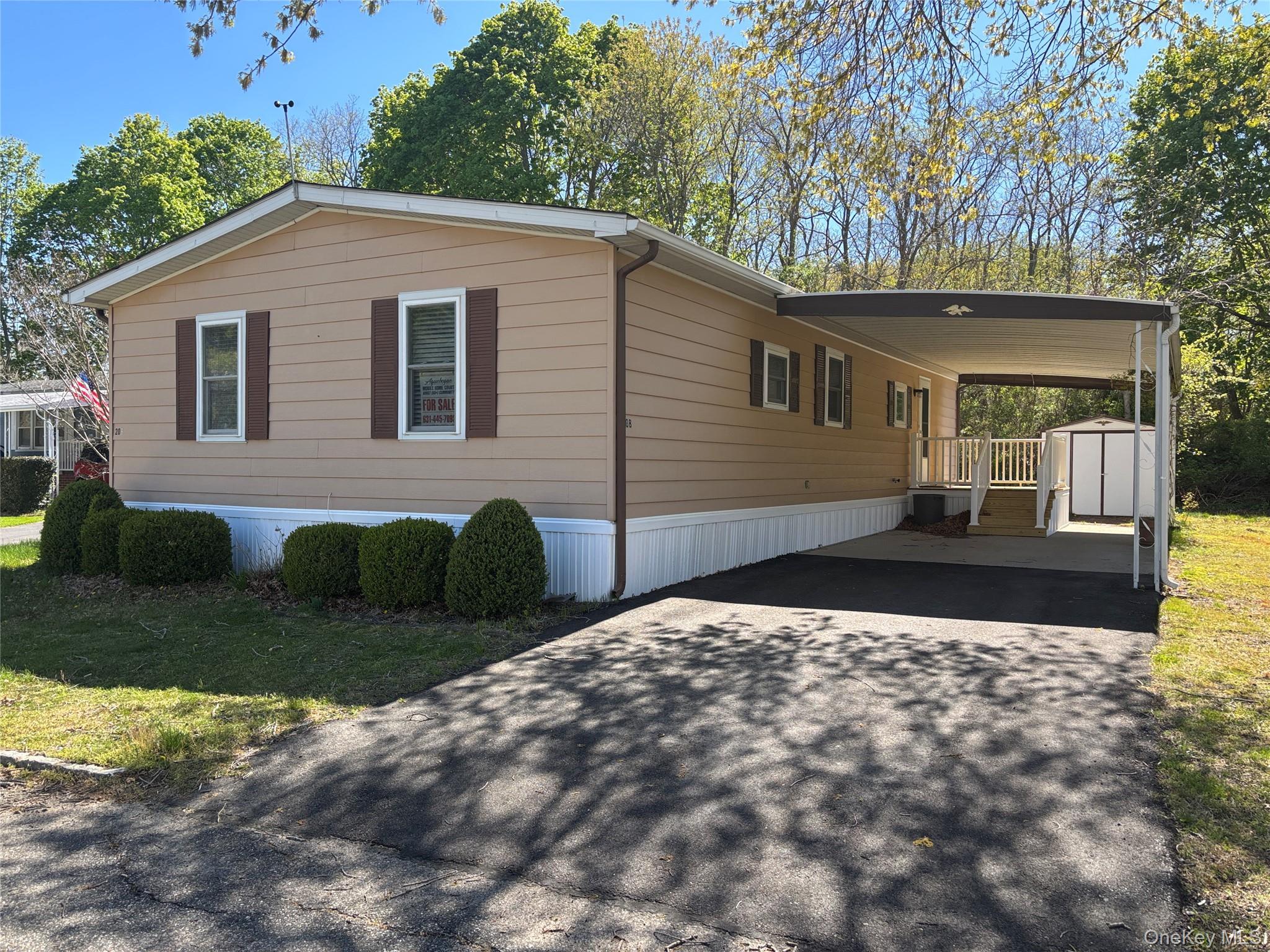 Single Family West Lane Suffolk County, NY 11901, MLS-993806-2
