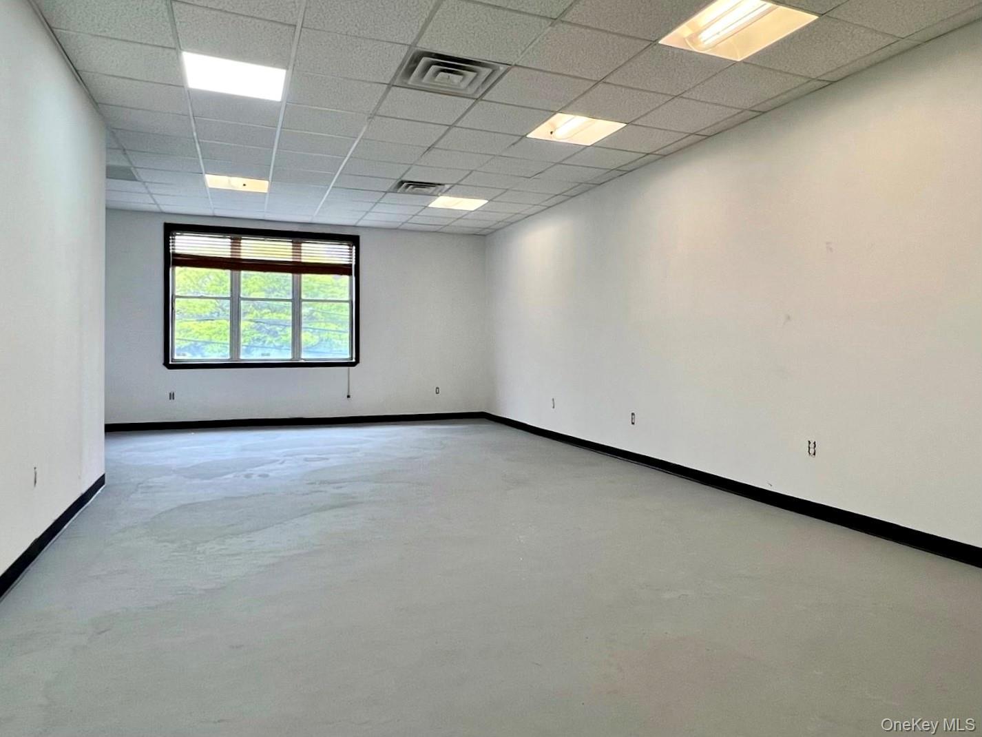 Commercial Lease 42  Queens, NY 11105, MLS-993857-2