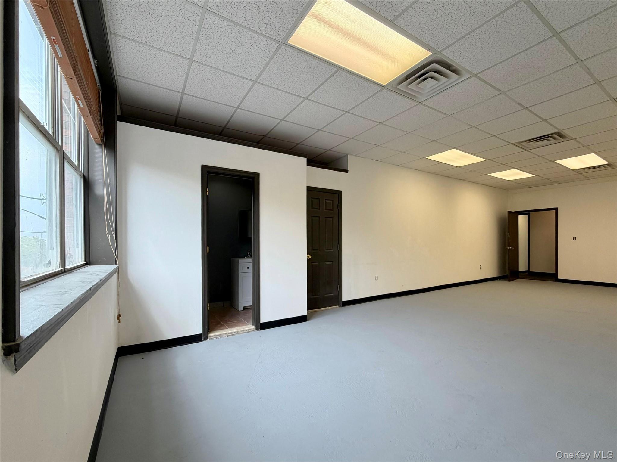 Commercial Lease 42  Queens, NY 11105, MLS-993857-5