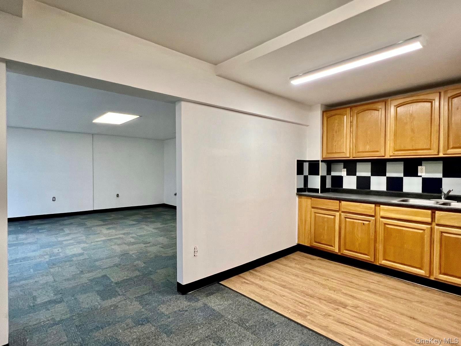 Commercial Lease 42  Queens, NY 11105, MLS-993857-9