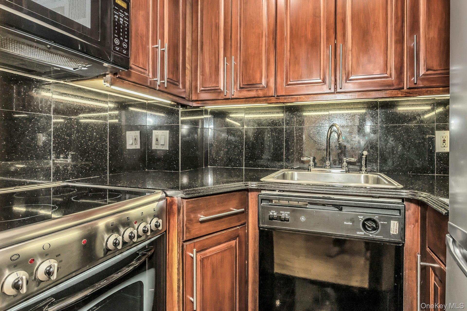 Coop Tudor City Place Manhattan, NY 10017, MLS-993920-7
