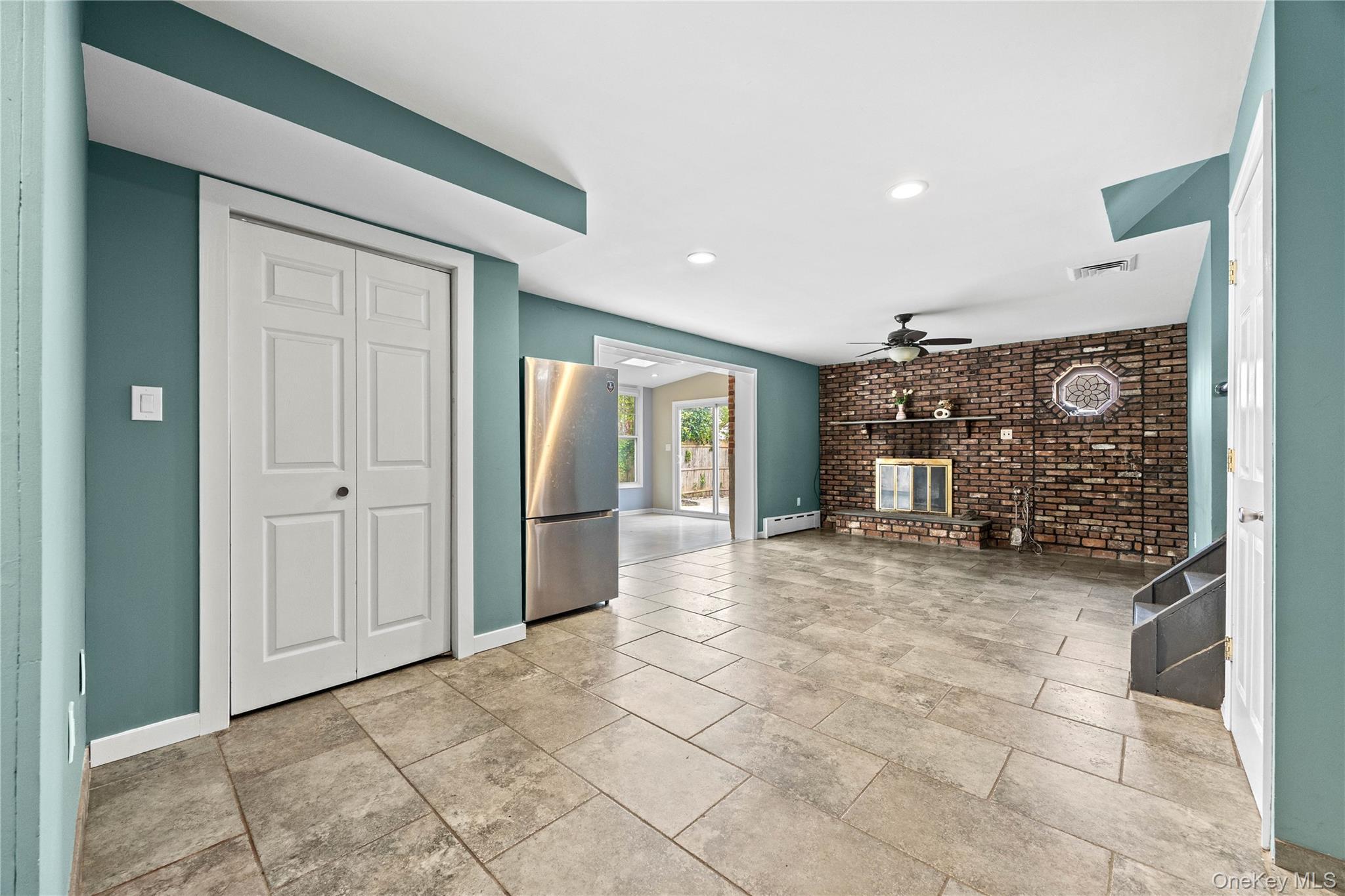 Single Family Bruce Lane  Nassau County, NY 11590, MLS-993948-21