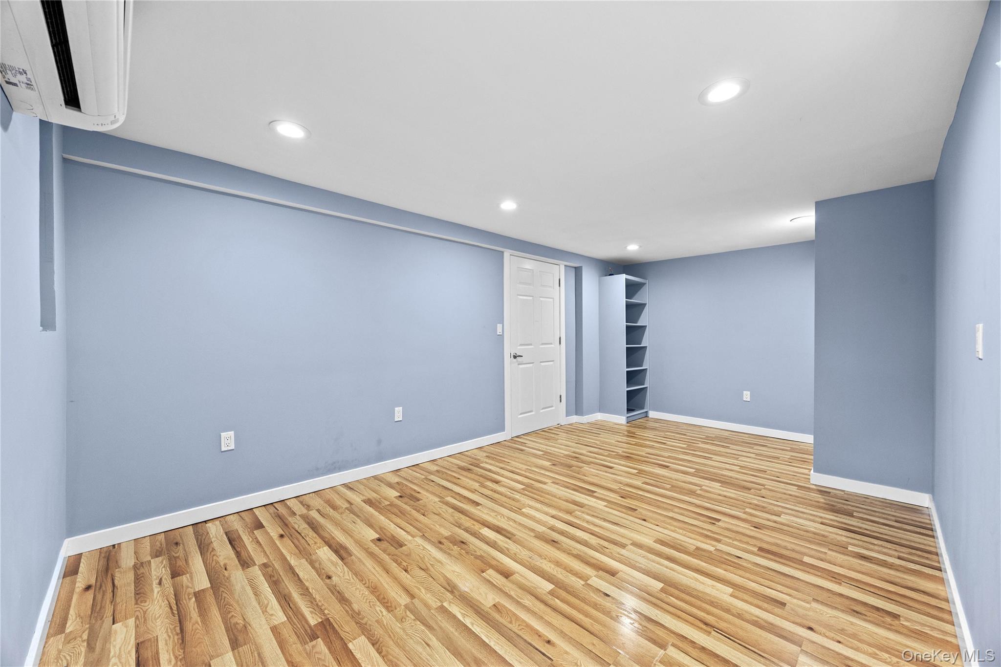 Single Family Bruce Lane  Nassau County, NY 11590, MLS-993948-26