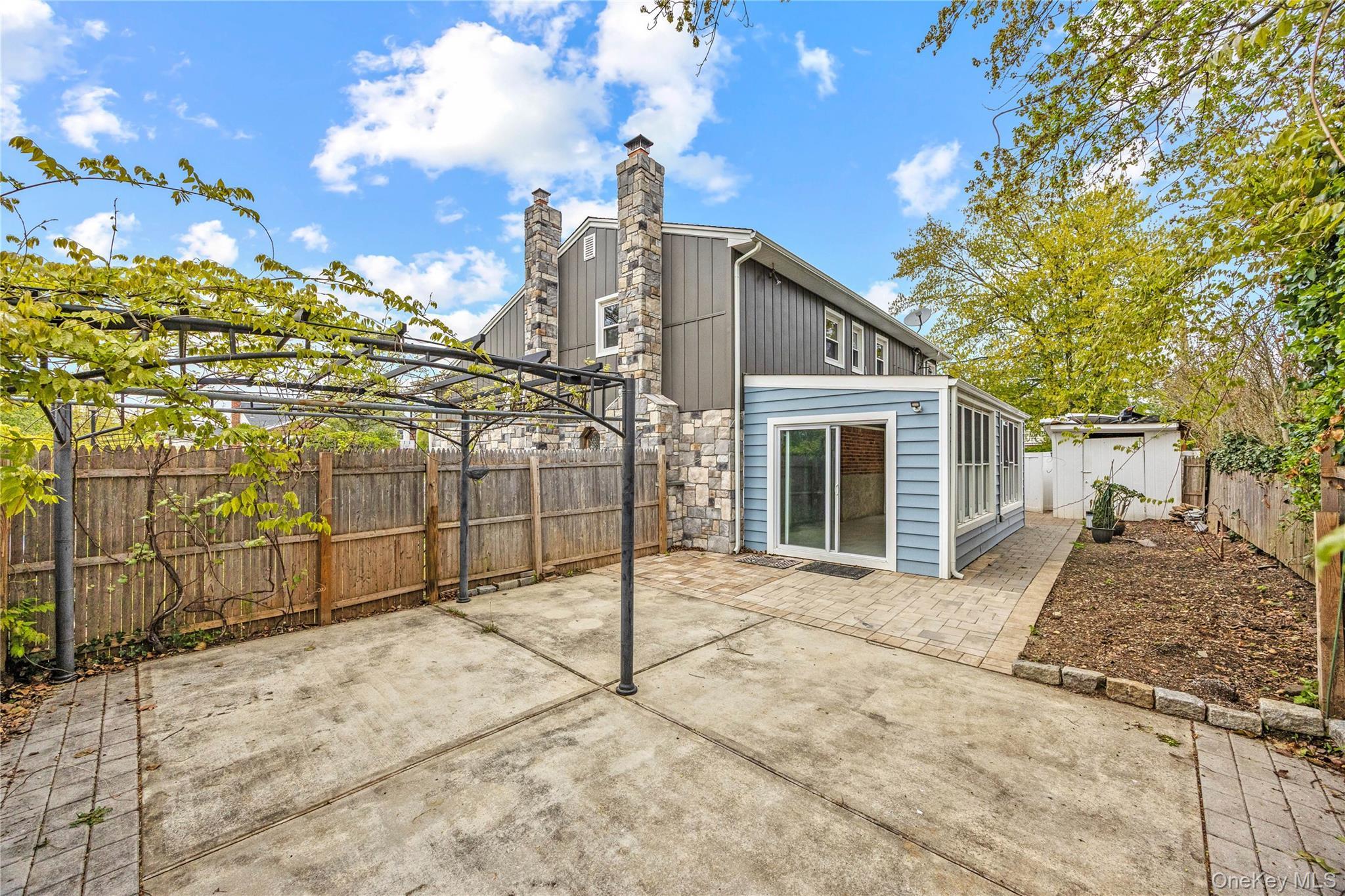 Single Family Bruce Lane  Nassau County, NY 11590, MLS-993948-32