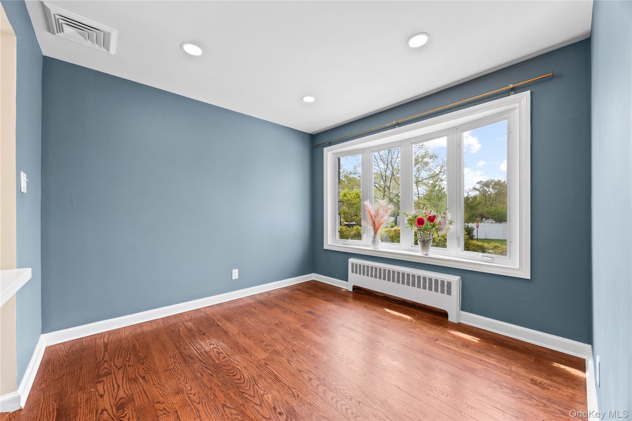 Single Family Bruce Lane  Nassau County, NY 11590, MLS-993948-7