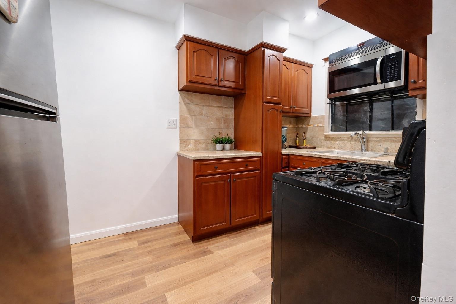Single Family 141st  Queens, NY 11413, MLS-993974-8
