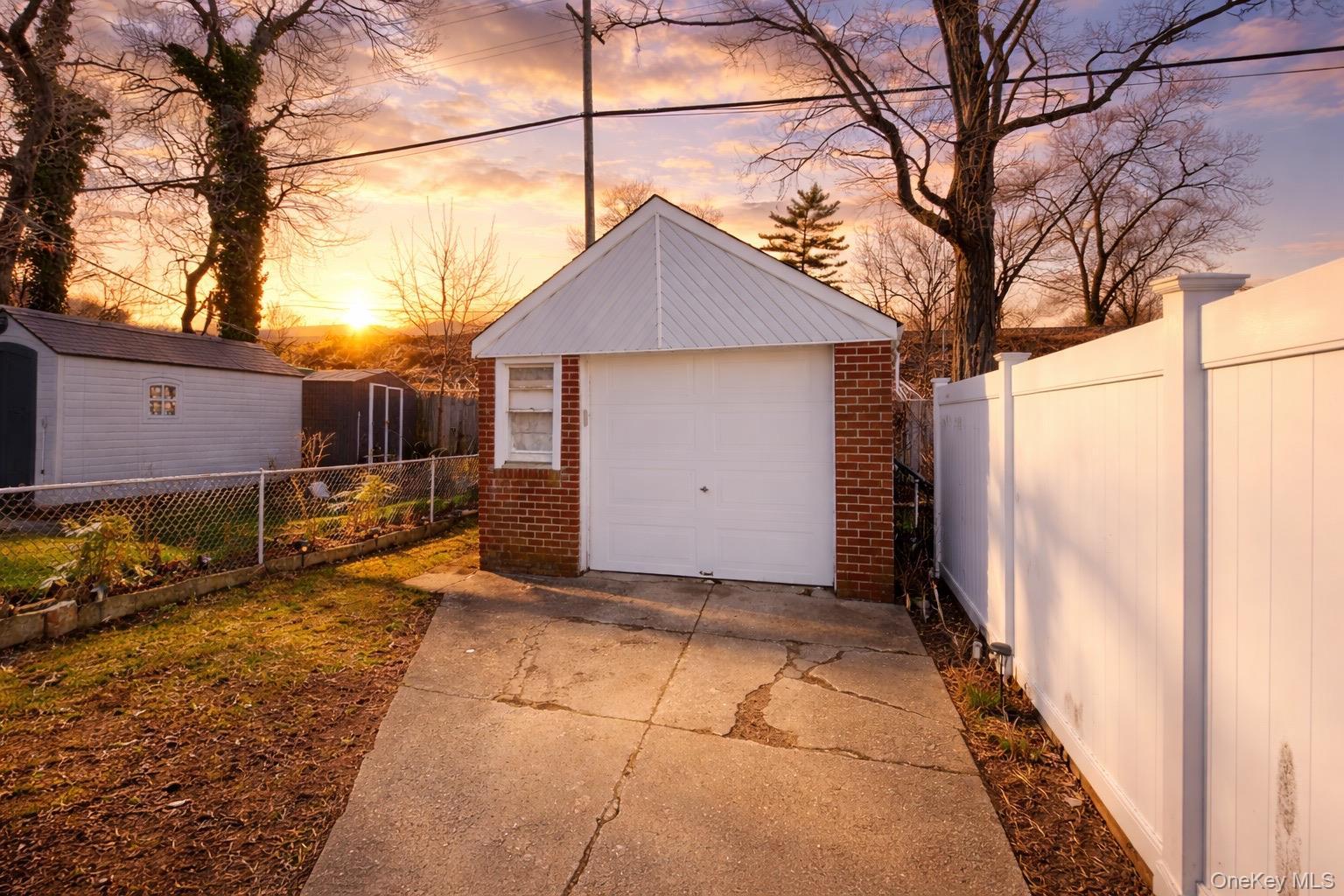 Single Family 141st  Queens, NY 11413, MLS-993974-9