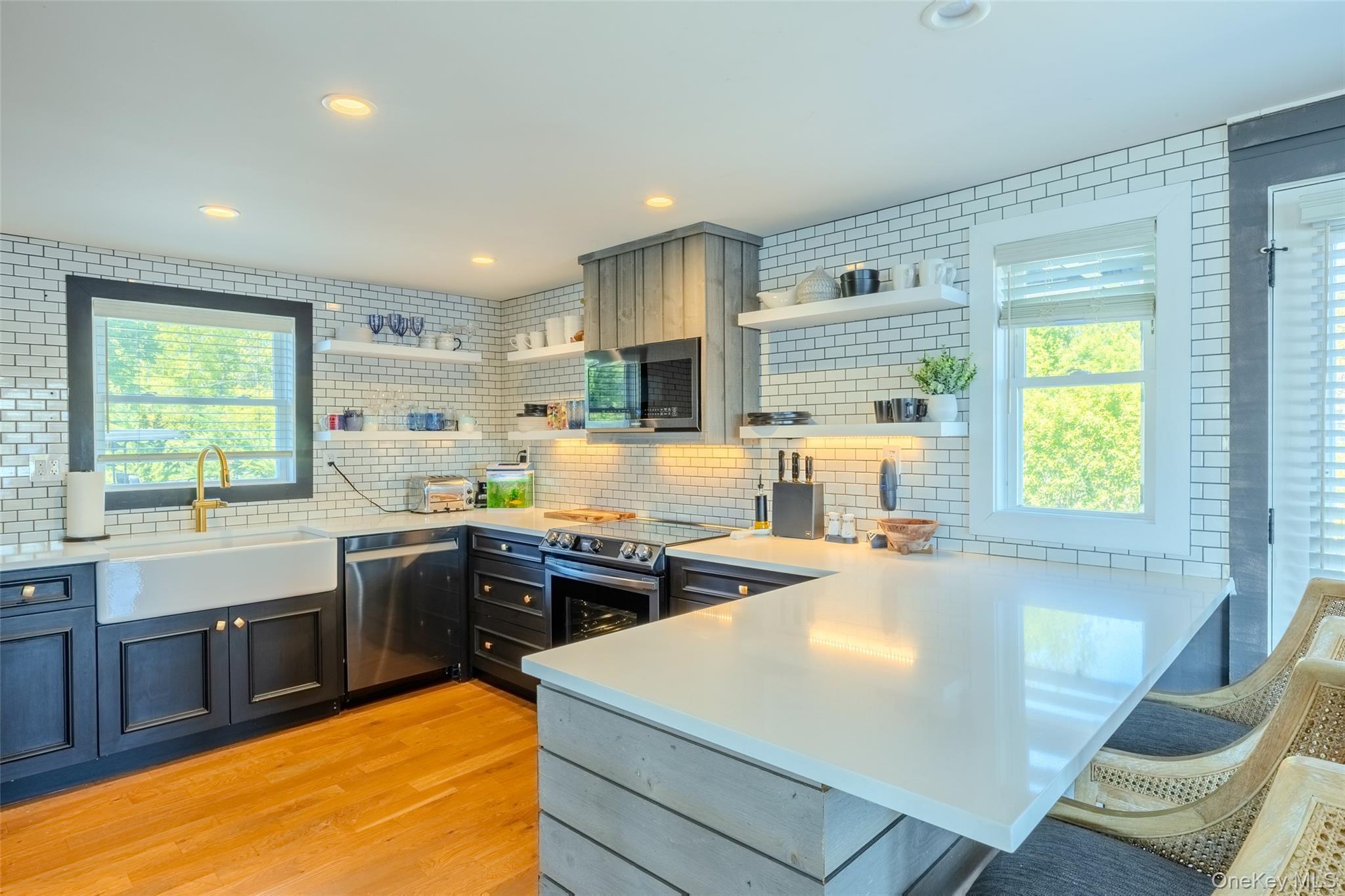 Single Family Old Neck Road S  Suffolk County, NY 11934, MLS-994017-16