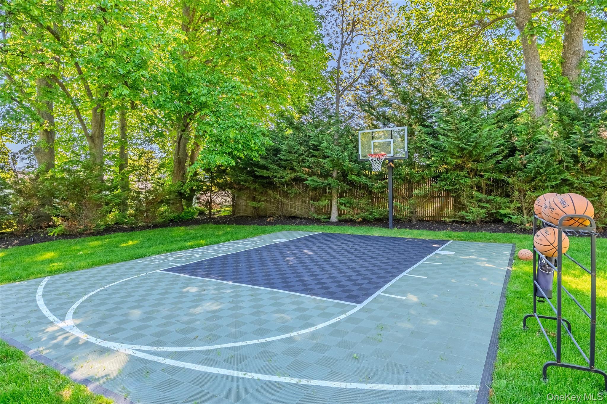 Single Family Old Neck Road S  Suffolk County, NY 11934, MLS-994017-25