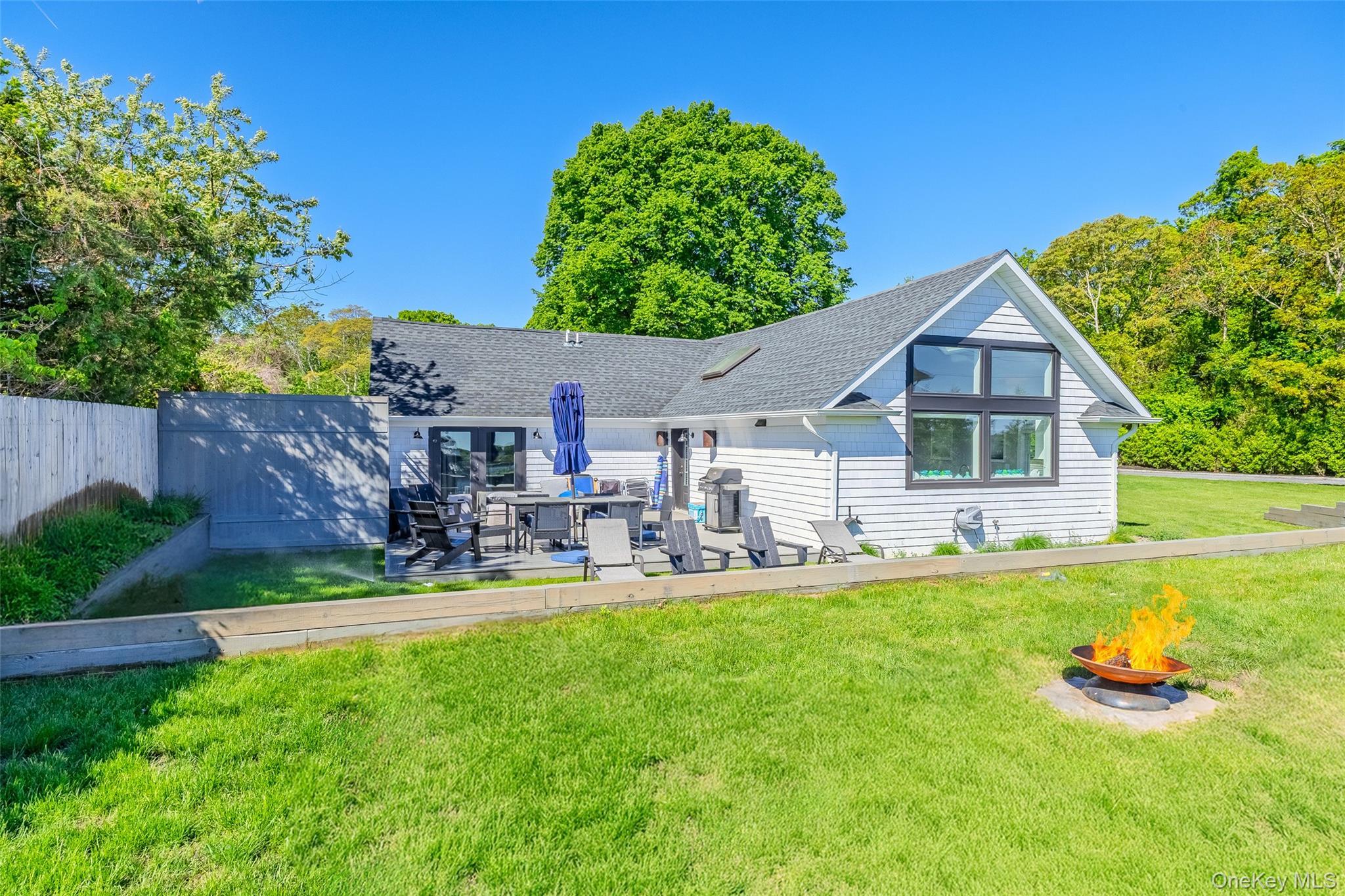 Single Family Old Neck Road S  Suffolk County, NY 11934, MLS-994017-29