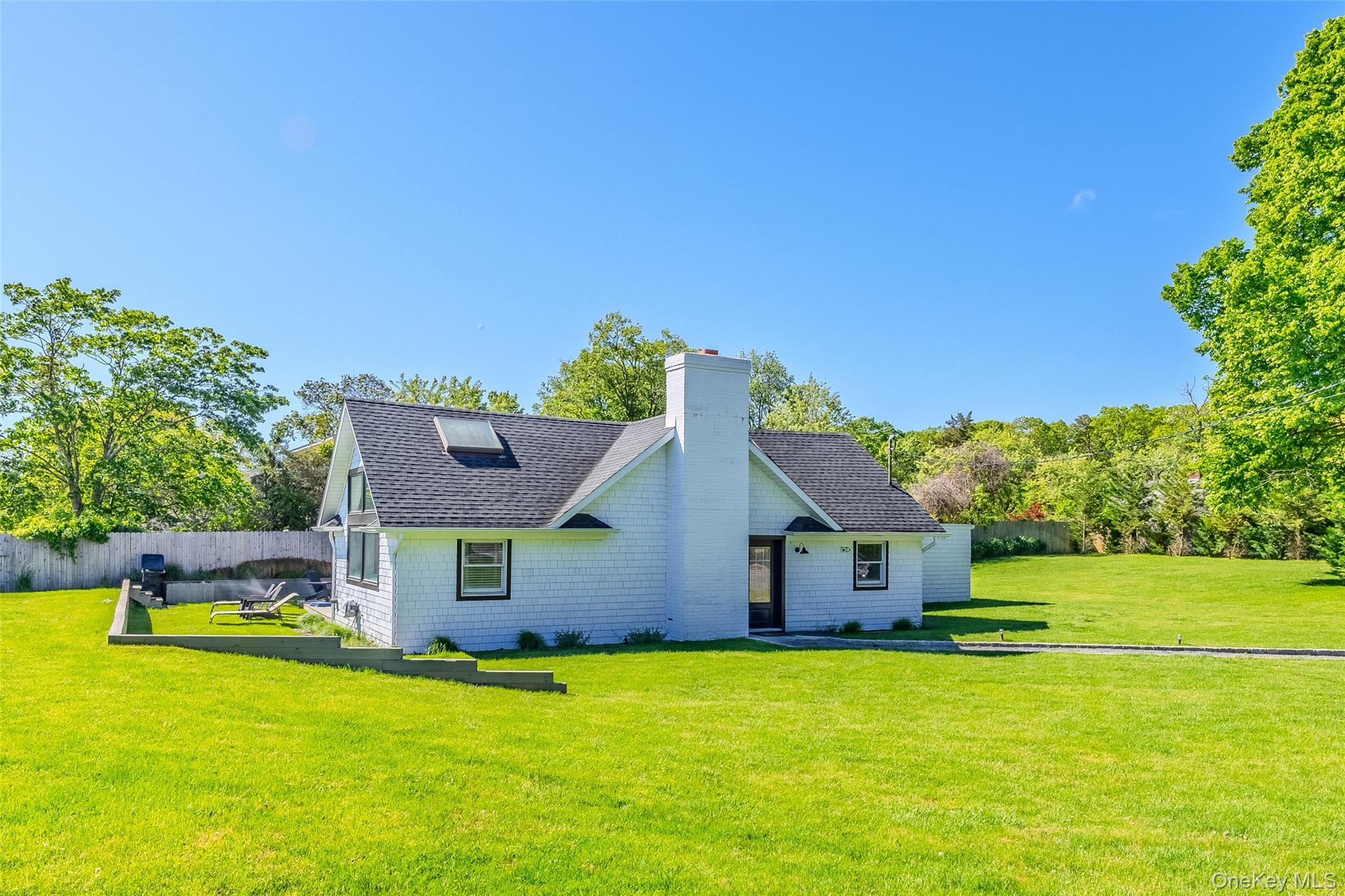 Single Family Old Neck Road S  Suffolk County, NY 11934, MLS-994017-30