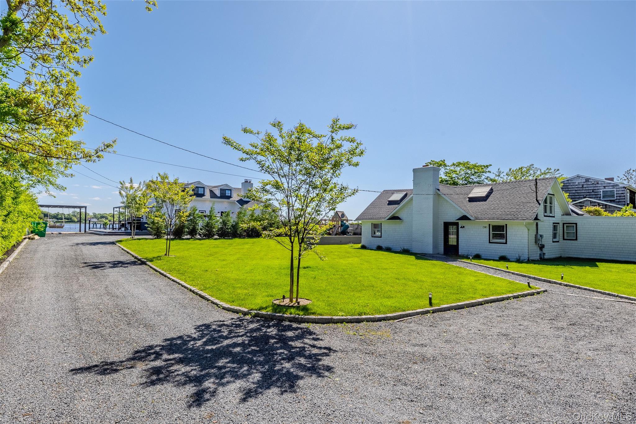 Single Family Old Neck Road S  Suffolk County, NY 11934, MLS-994017-32