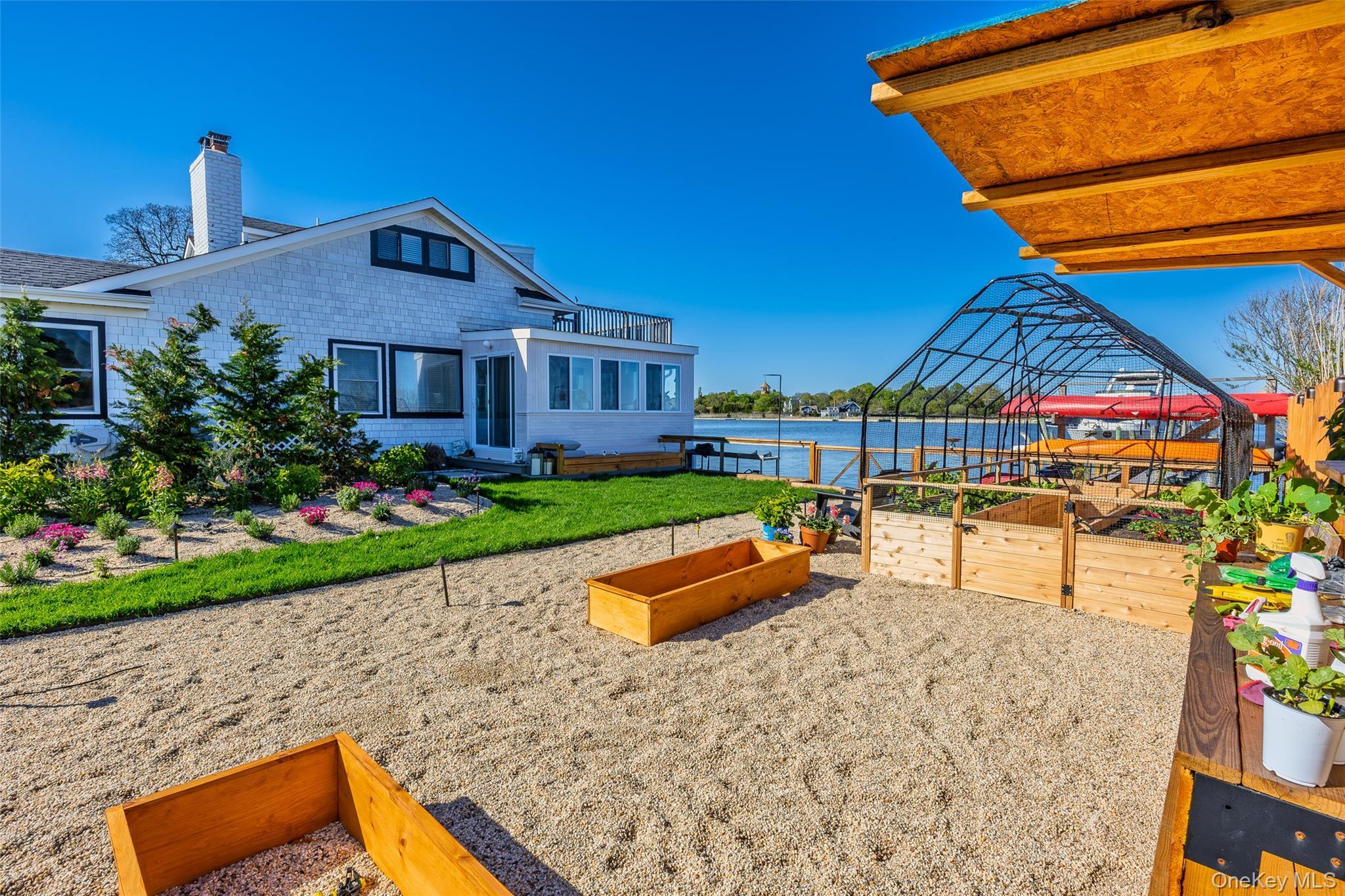 Single Family Old Neck Road S  Suffolk County, NY 11934, MLS-994017-33