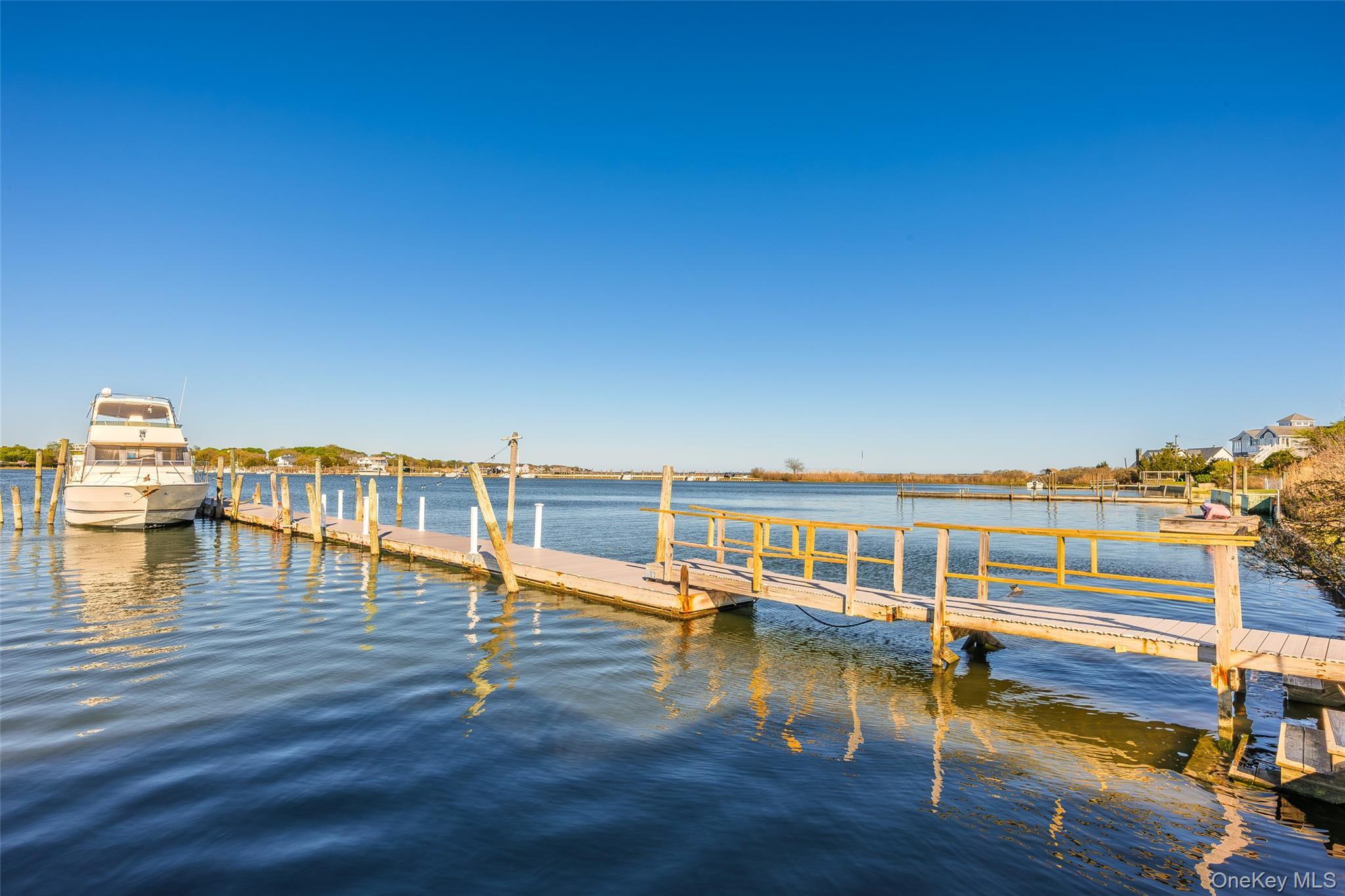 Single Family Old Neck Road S  Suffolk County, NY 11934, MLS-994017-42