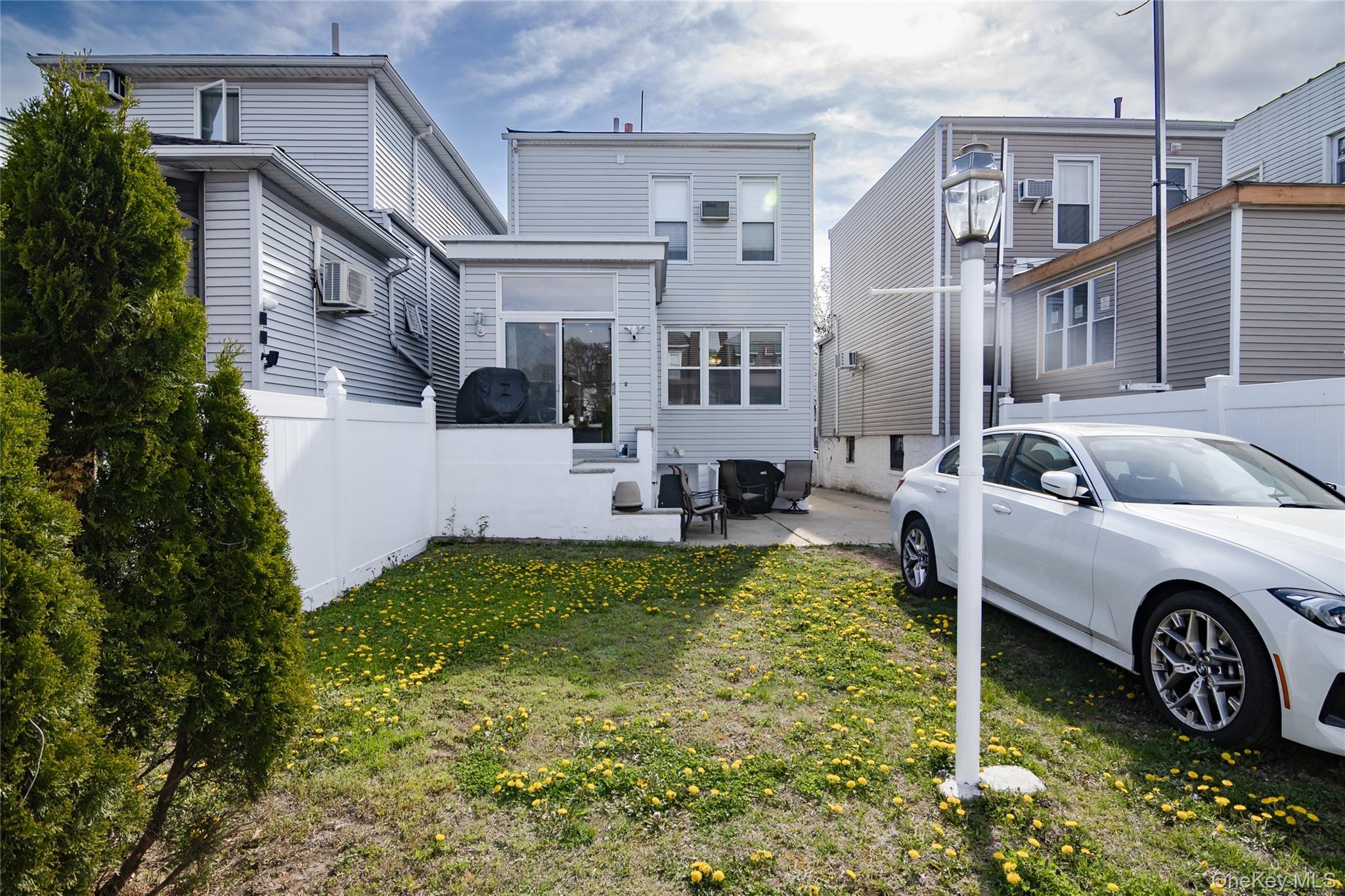 Single Family Fish  Bronx, NY 10469, MLS-994020-25