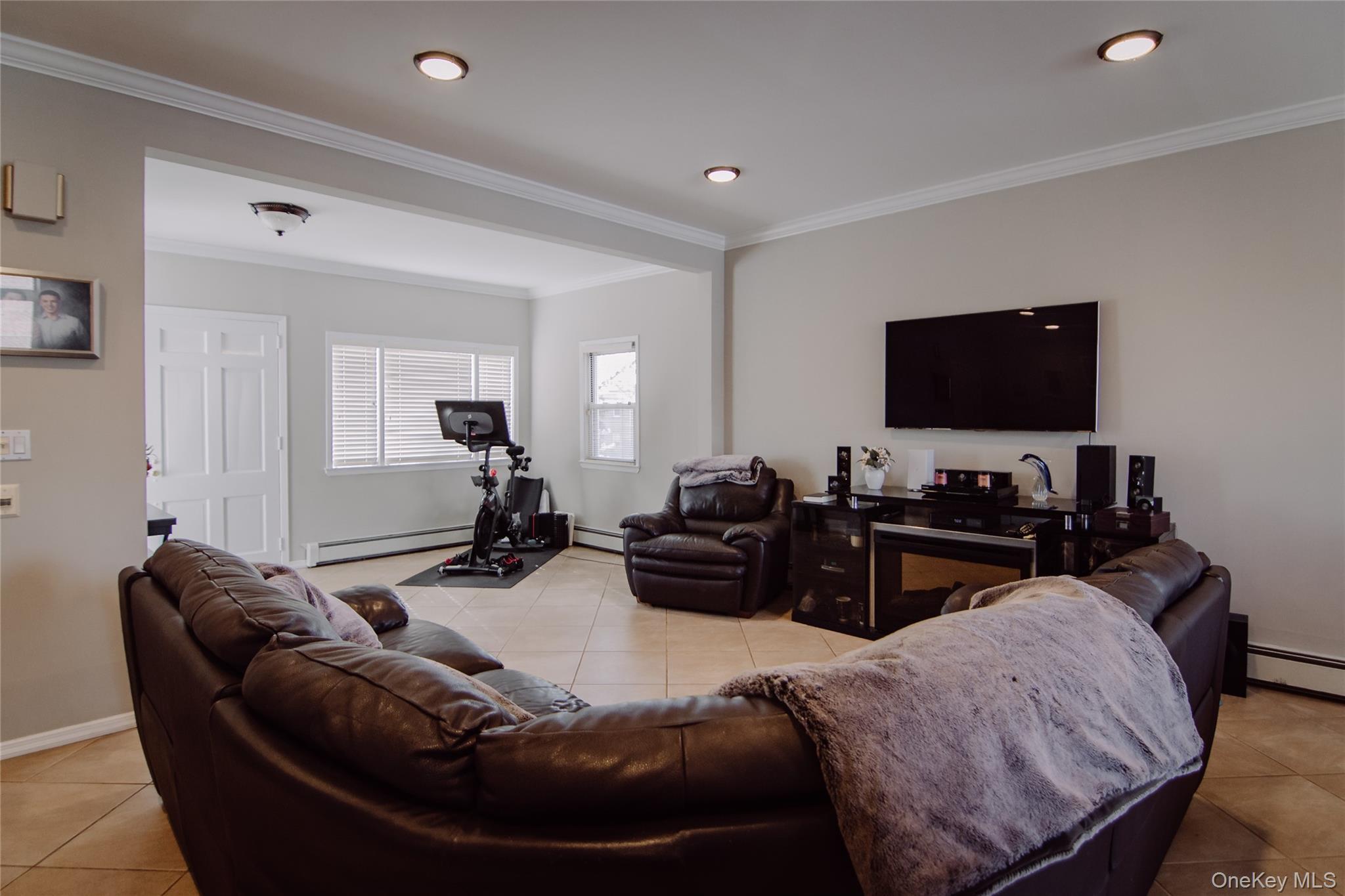 Single Family Fish  Bronx, NY 10469, MLS-994020-6