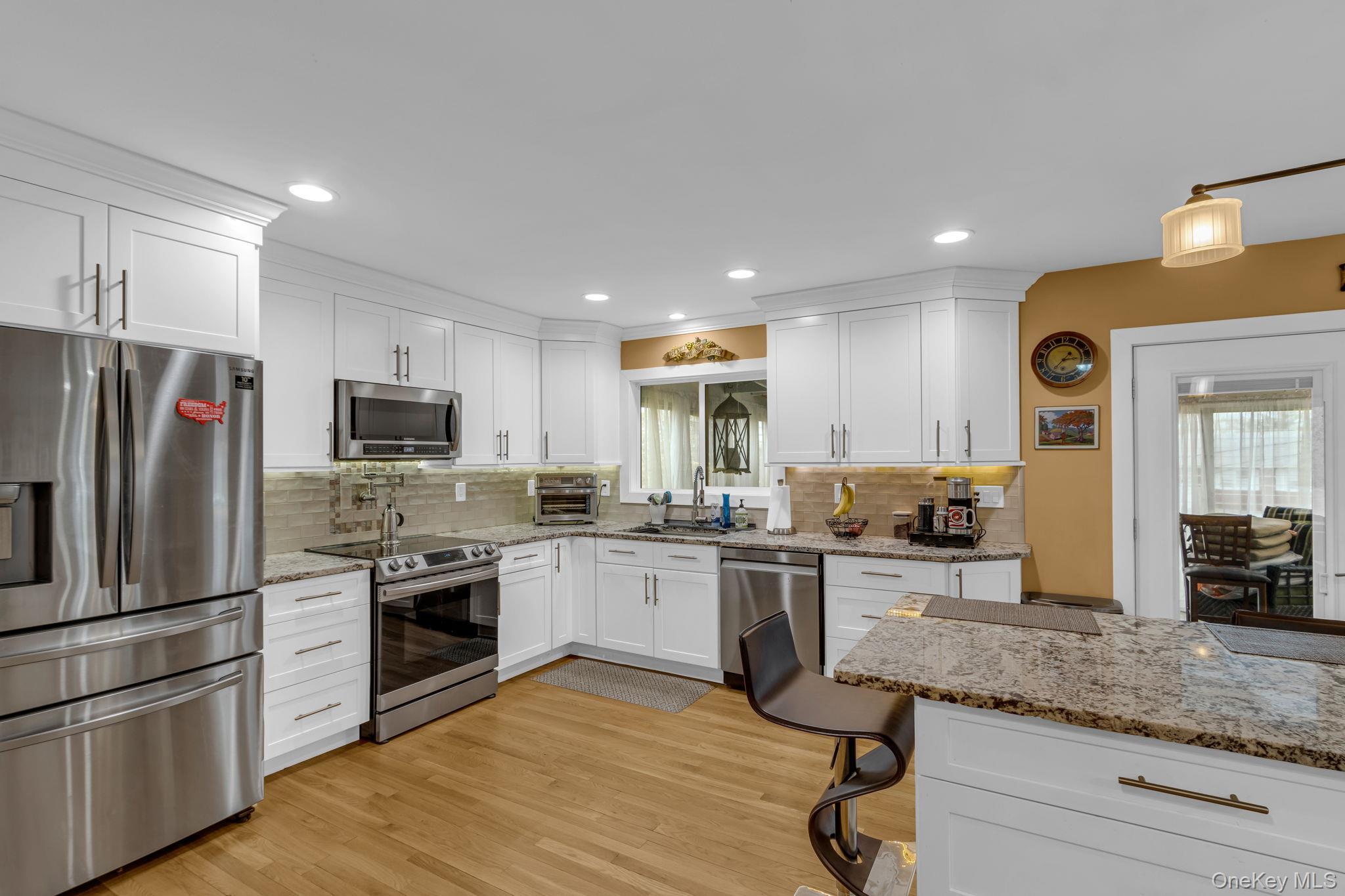 Single Family Alta Vista  Westchester County, NY 10710, MLS-994113-10