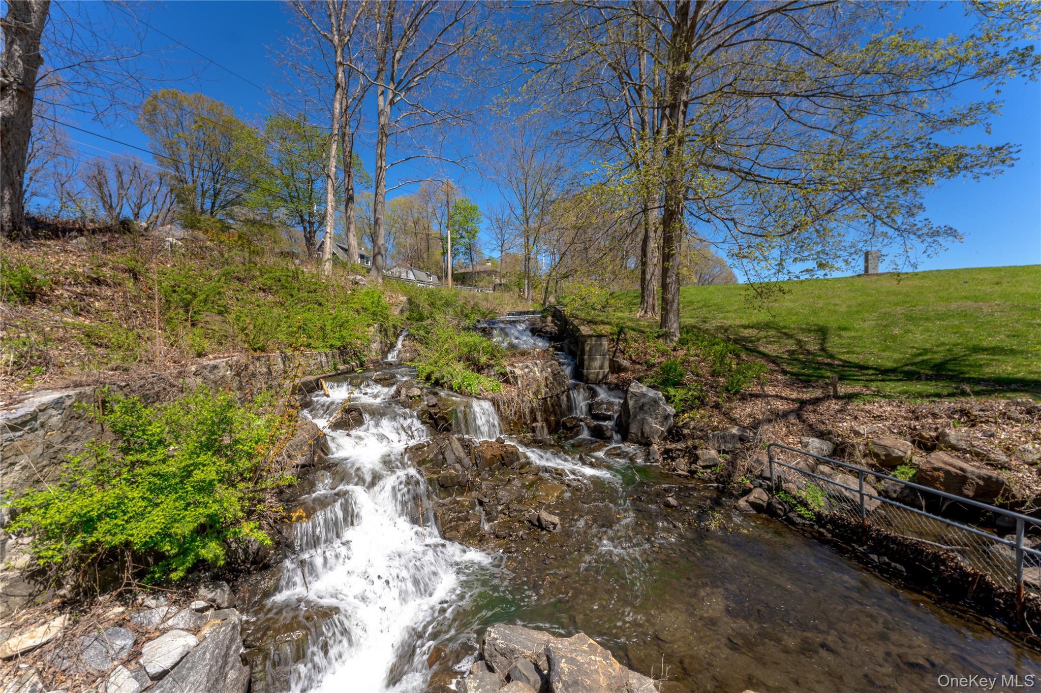 Single Family Waterford  Putnam County, NY 12563, MLS-994128-21