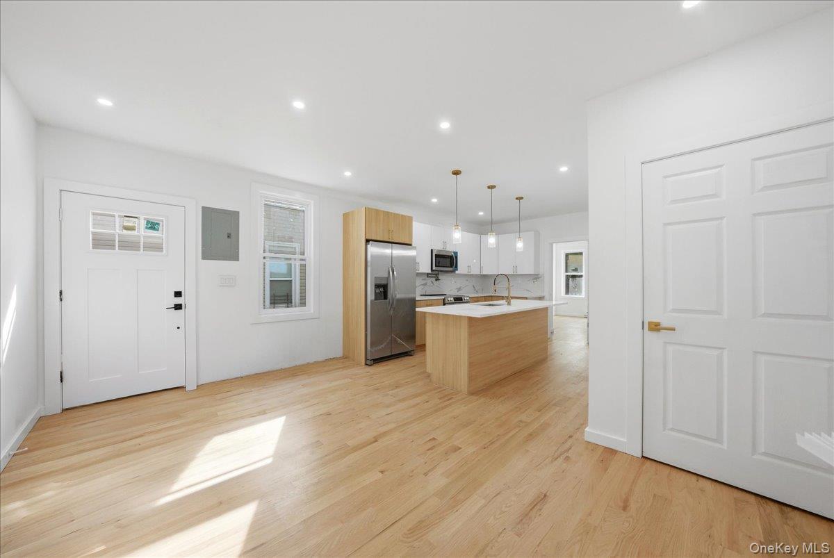 Single Family Butler  Bronx, NY 10461, MLS-994183-36